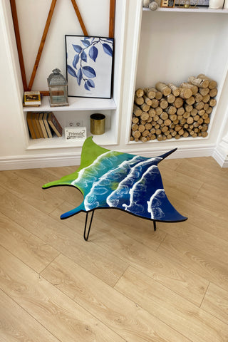 Tisch in Fischform aus Epoxidharz