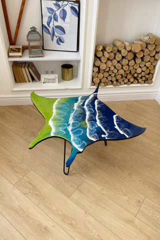 Tisch in Fischform aus Epoxidharz