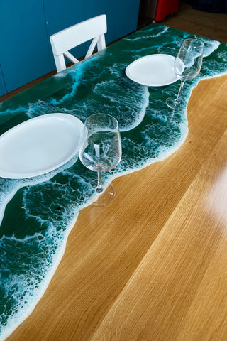 Esstisch aus Epoxidharz mit Ozeandesign