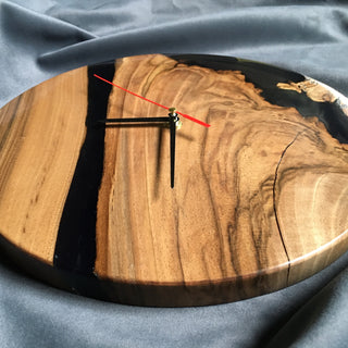 Holz-Epoxid-Uhr