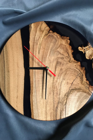 Holz-Epoxid-Uhr