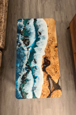 Moderner rechteckiger Couchtisch aus Epoxidharz