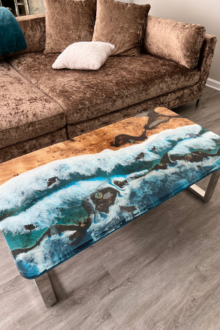 Moderner rechteckiger Couchtisch aus Epoxidharz