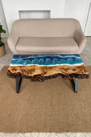 Blauer Couchtisch aus Epoxidharz