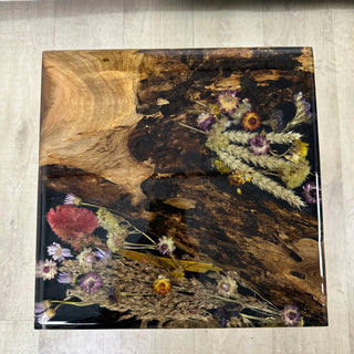 Blumenharztisch