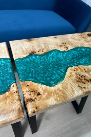 Set mit 2 smaragdgrünen Couchtischen aus Kunstharz