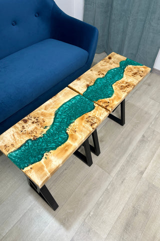 Set mit 2 smaragdgrünen Couchtischen aus Kunstharz