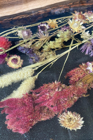Blumenharztisch