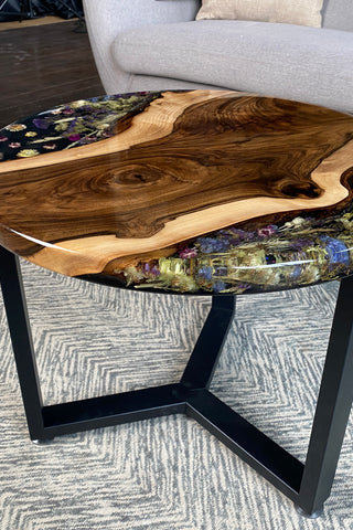Couchtisch mit echten gepressten Blumen