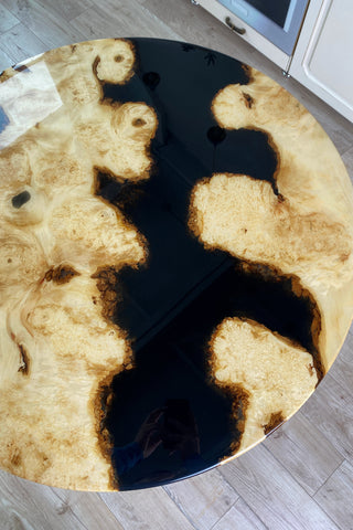 Runde Tischplatte aus schwarzem Epoxidharz