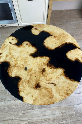 Runde Tischplatte aus schwarzem Epoxidharz