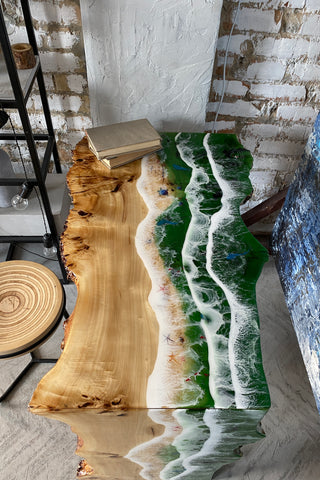 Wasserfall-Harztisch mit Meereswelle