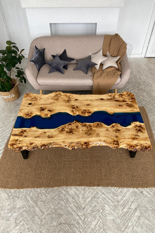 Live Edge Epoxy-Couchtisch