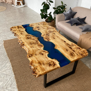 Live Edge Epoxy-Couchtisch