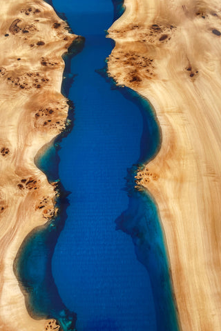 Live Edge Epoxy-Couchtisch