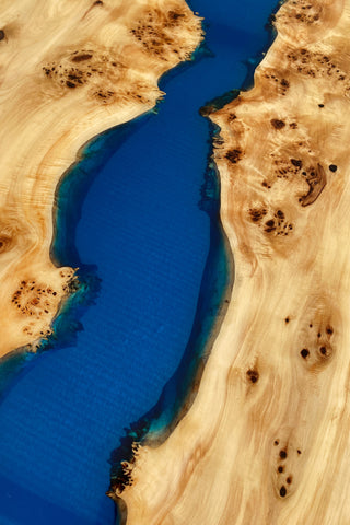 Live Edge Epoxy-Couchtisch