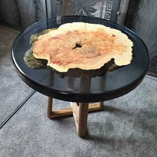 Tisch aus Epoxidholz, schwarzer Ahorn