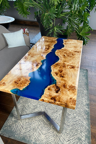 Rechteckiger Epoxy River Esstisch