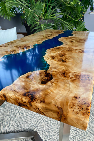 Rechteckiger Epoxy River Esstisch